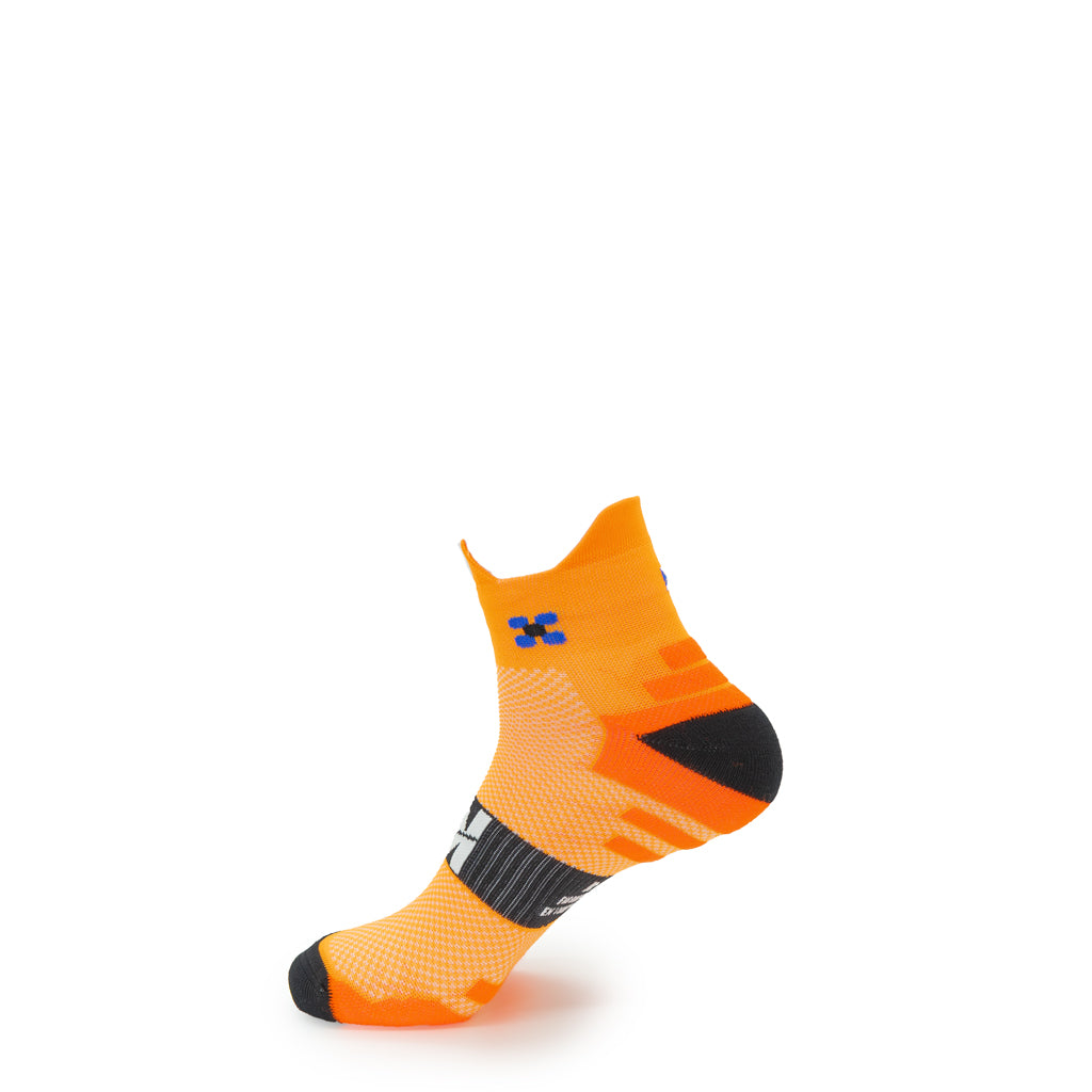 Calcetines Tobilleros 15cm de Running - color NARANJA Flúor
