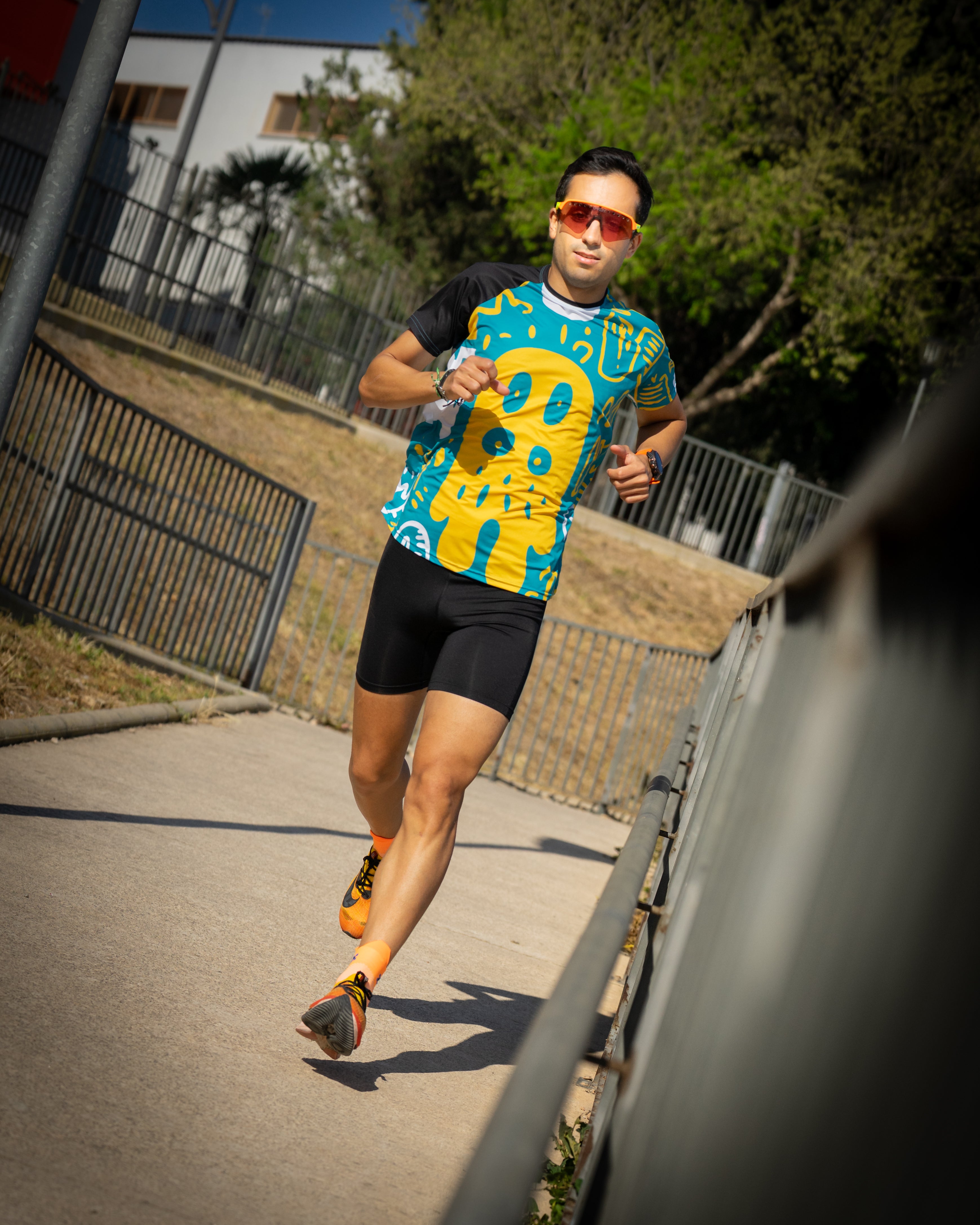 Camiseta DYSTOPIAN 3 de running ADULTO - elástica