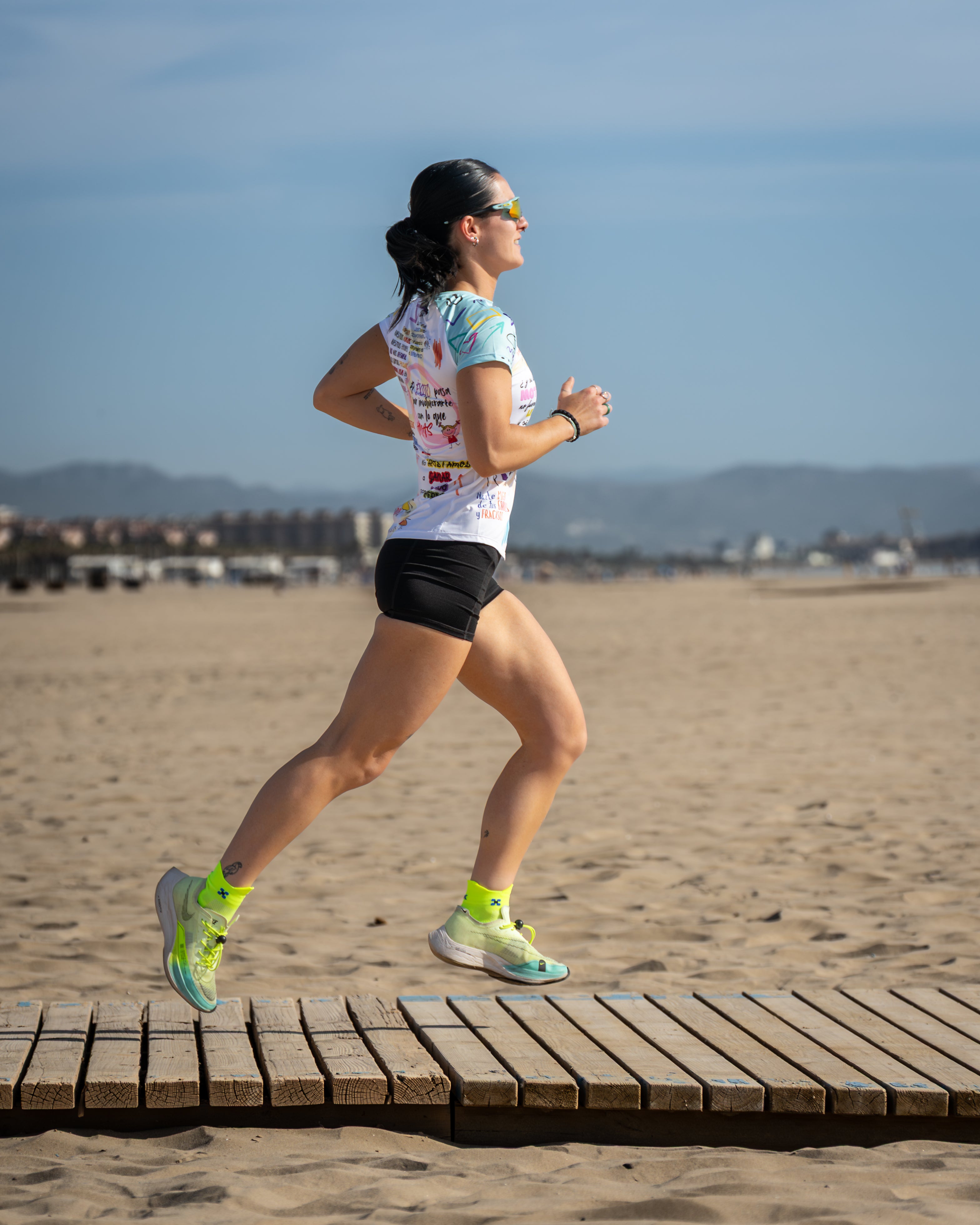 Calcetines Tobilleros 15cm de Running - color AMARILLO Flúor