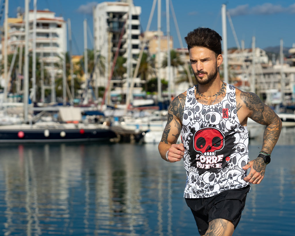Camiseta CORRE O MUERE de running ADULTO - (TIRANTES) transpirable