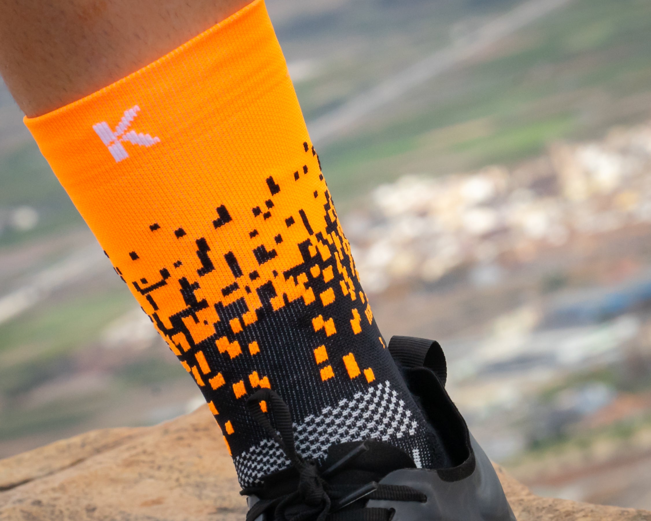 CALCETINES "PIXEL 2.0" CAÑA DE 2 HILOS de Running - unisex - color NARANJA FLÚOR