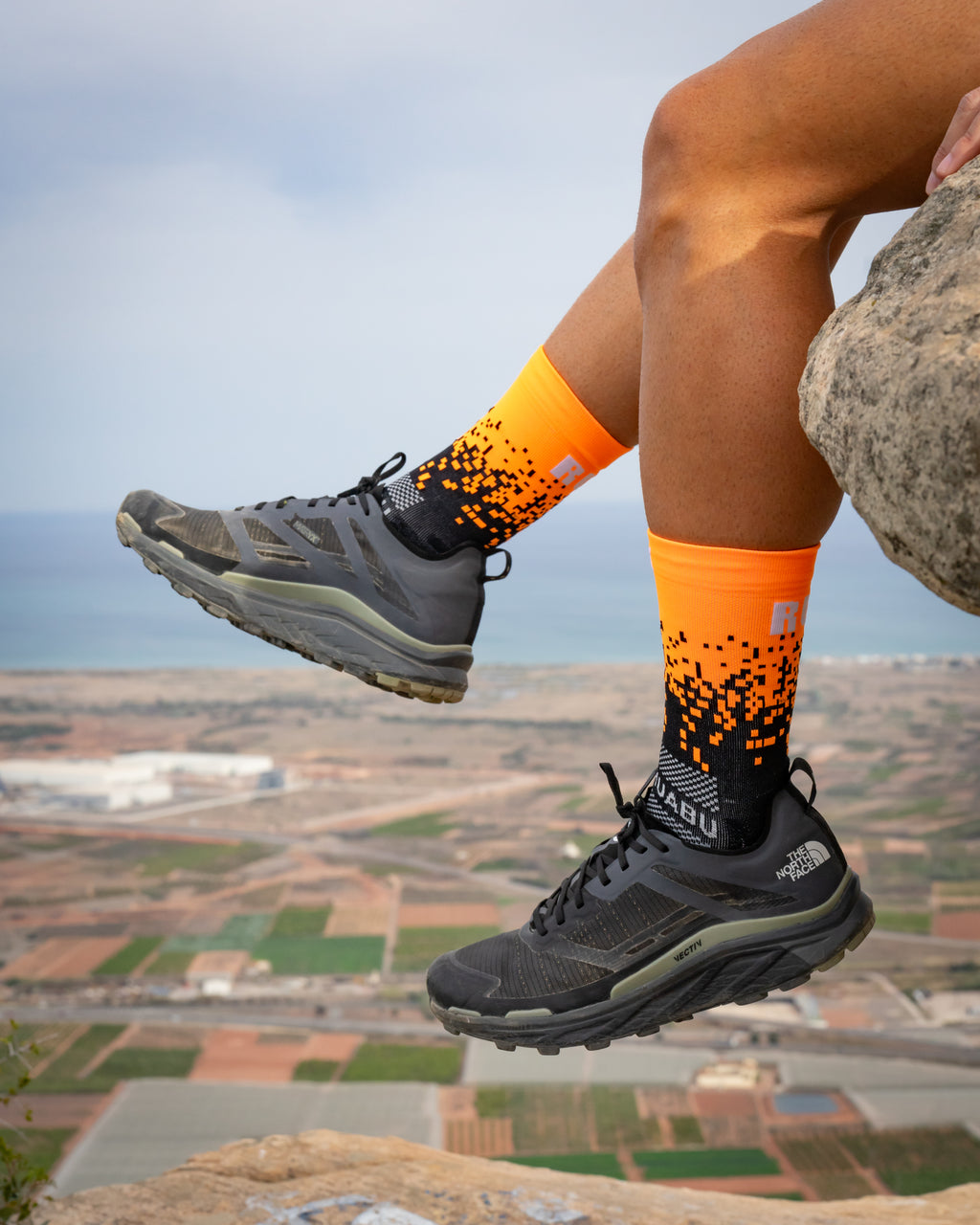 CALCETINES "PIXEL 2.0" CAÑA DE 2 HILOS de Running - unisex - color NARANJA FLÚOR