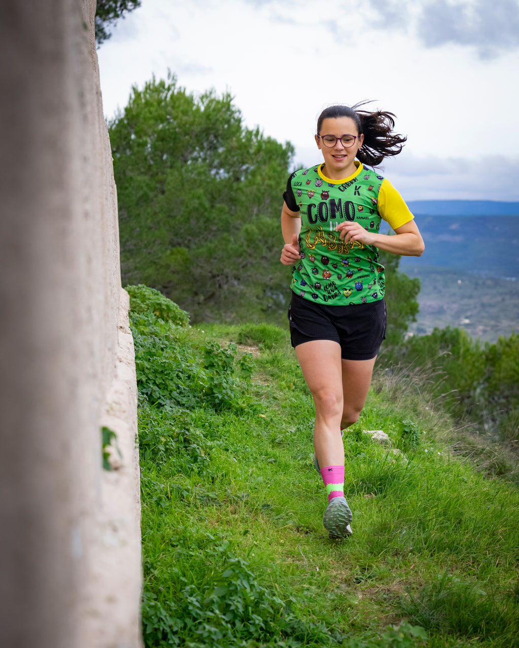 Camiseta COMO UNA CABRA de running ADULTO - VERDE