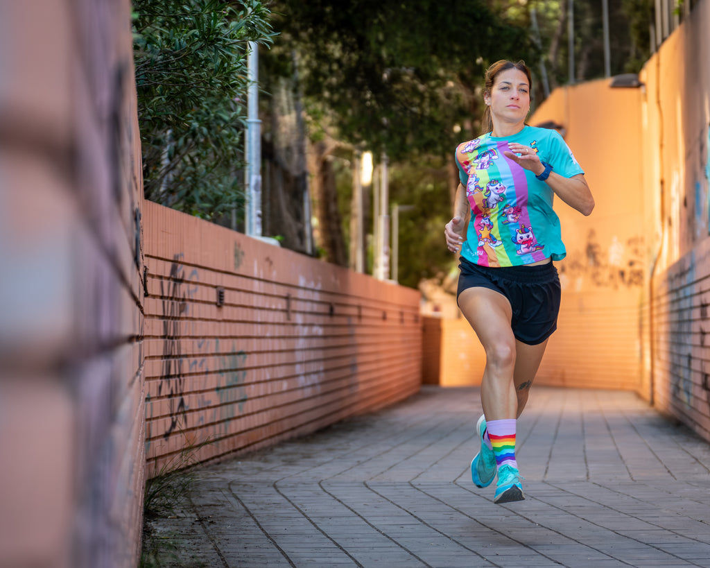 CAMISETA elite fit RUNNING #UNICORNIO de 90gr elástica (AGUAMARINA)