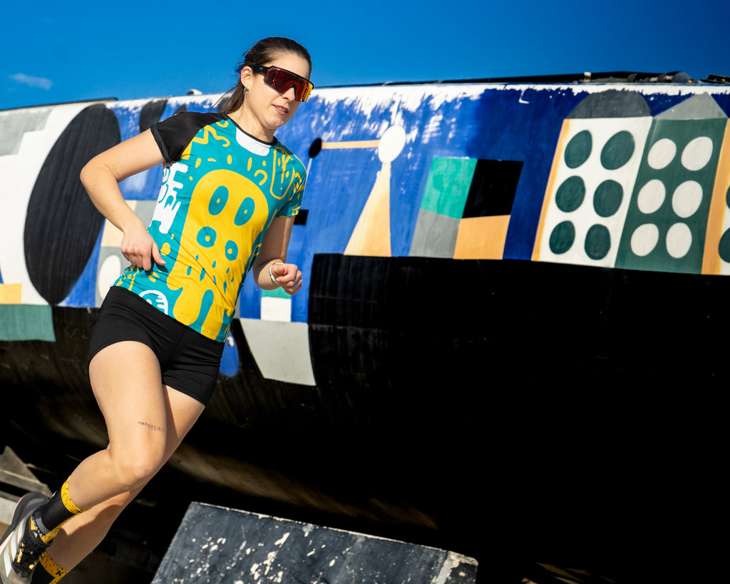 Camiseta DYSTOPIAN 3 de running ADULTO - elástica