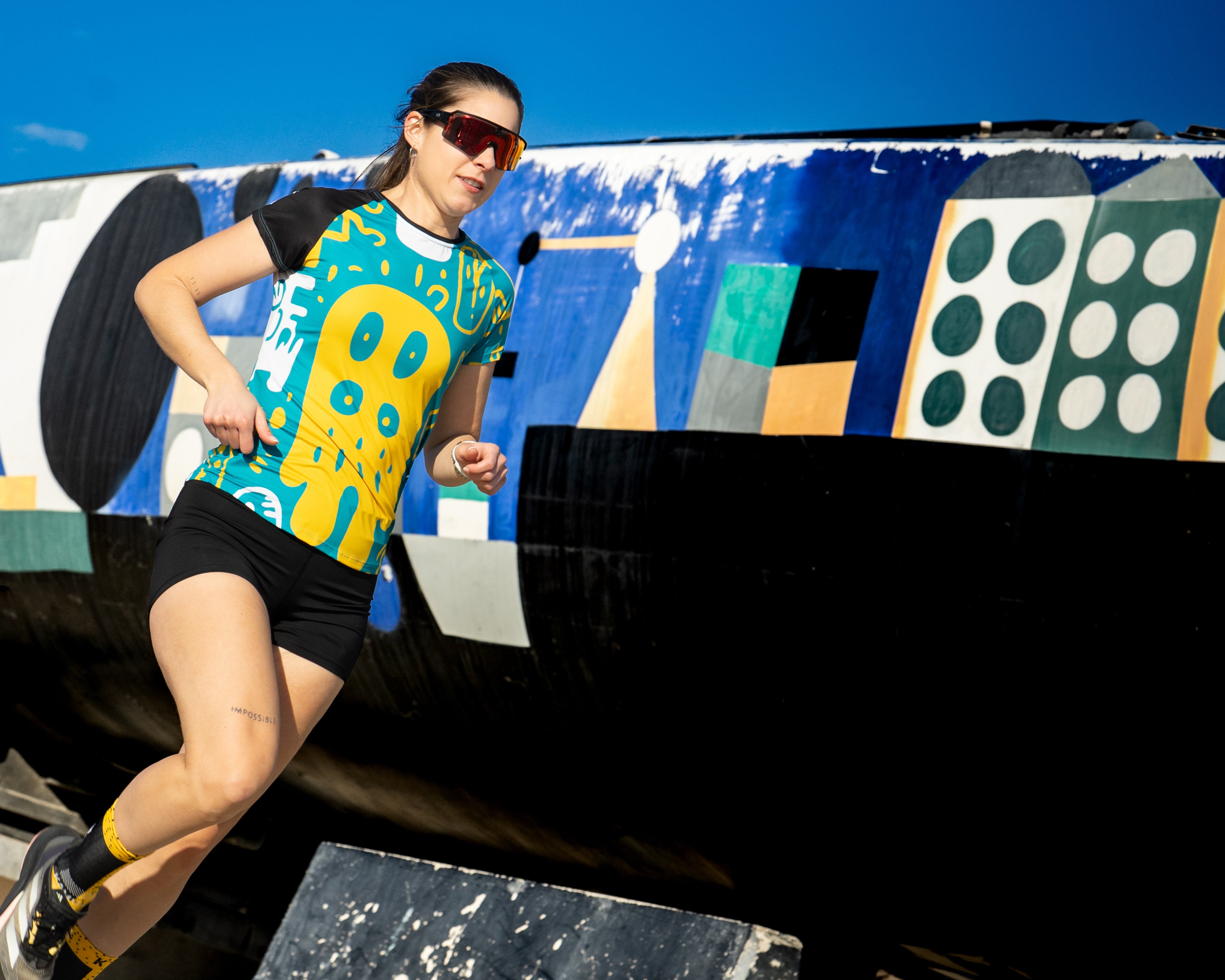 Camiseta DYSTOPIAN 3 de running ADULTO - elástica