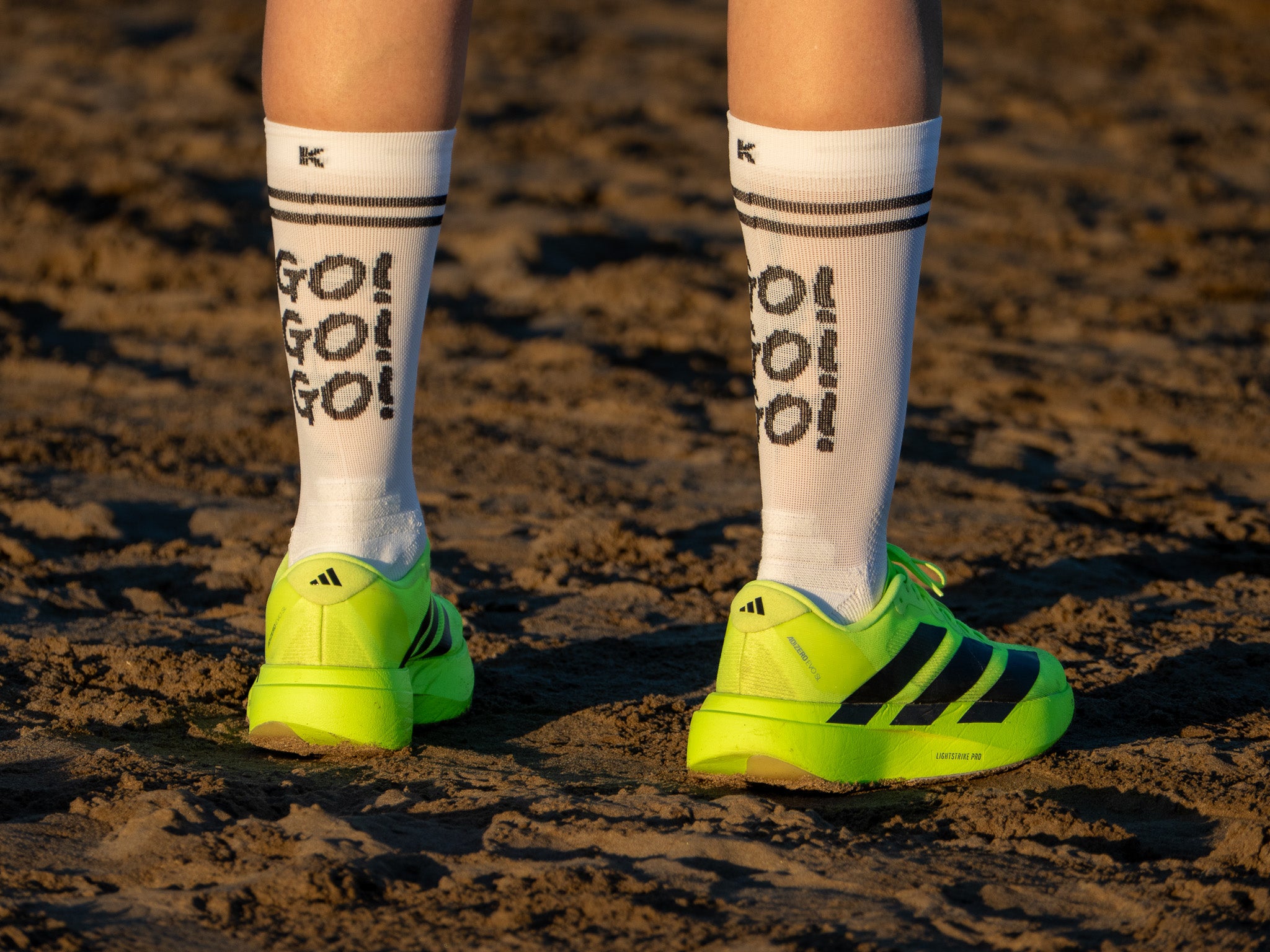 Calcetines GO! GO! GO! de RUNNING (blancos) de 1 hilo