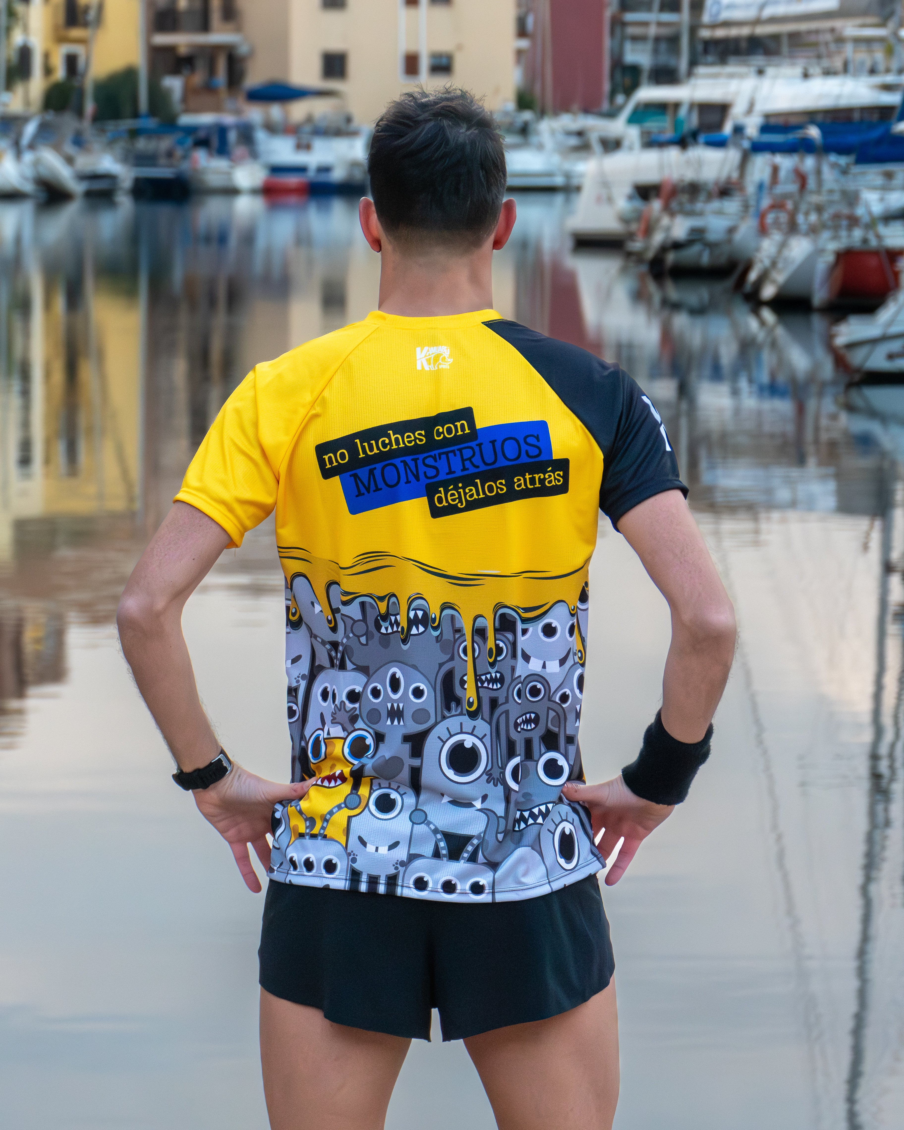 Camiseta MONSTRUOS BITURBICOS de running ADULTO