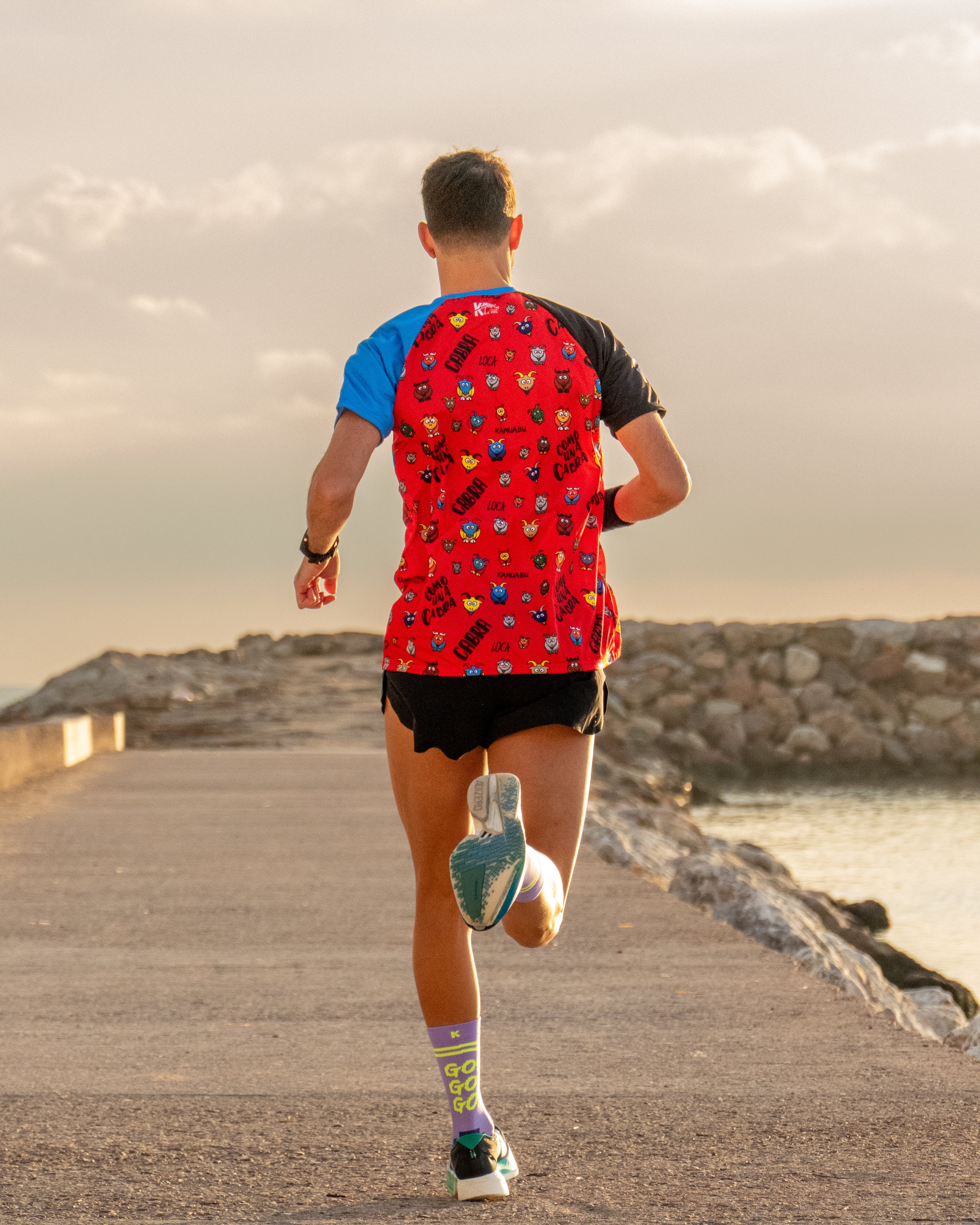Camiseta COMO UNA CABRA de running ADULTO - ROJA